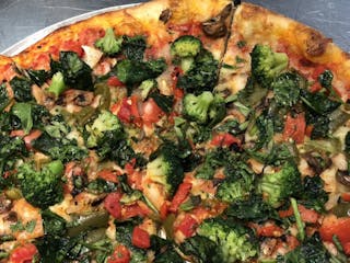 Mamas Fresh Garden Pizza