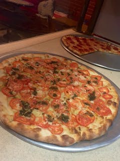 Fresh Tomato Pizza