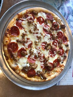 1. World Famous Bravo Pizza