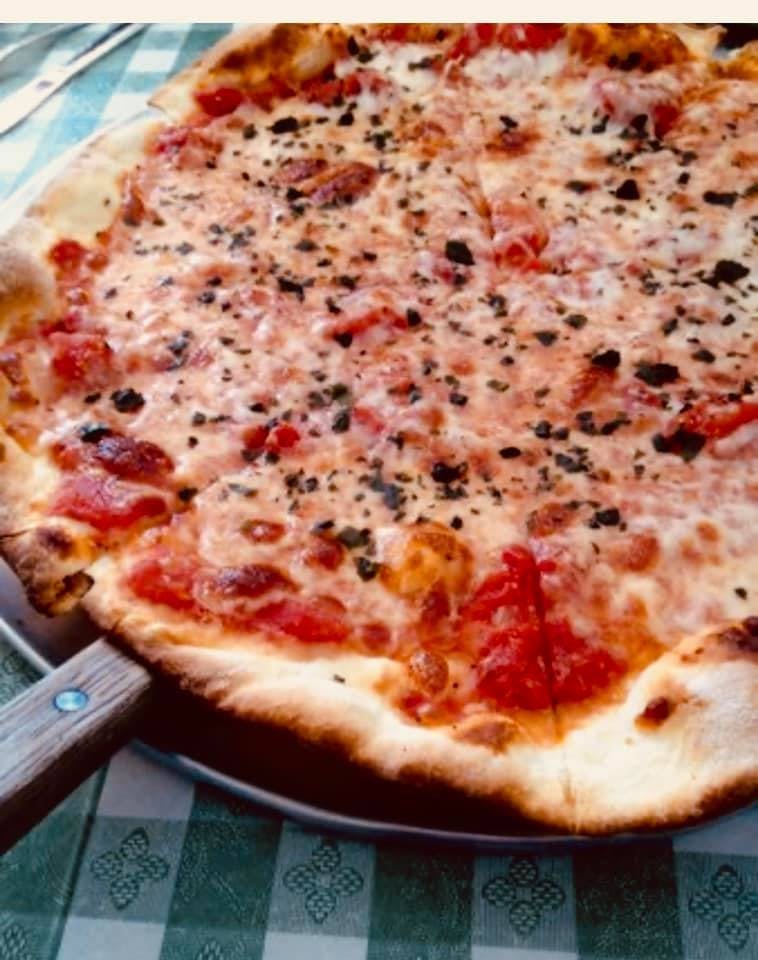 Villa Napoli's Pizza Margherita