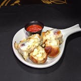 Garlic Knots with Mozzarella Cheese
