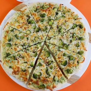 Chicken & Broccoli Pizza
