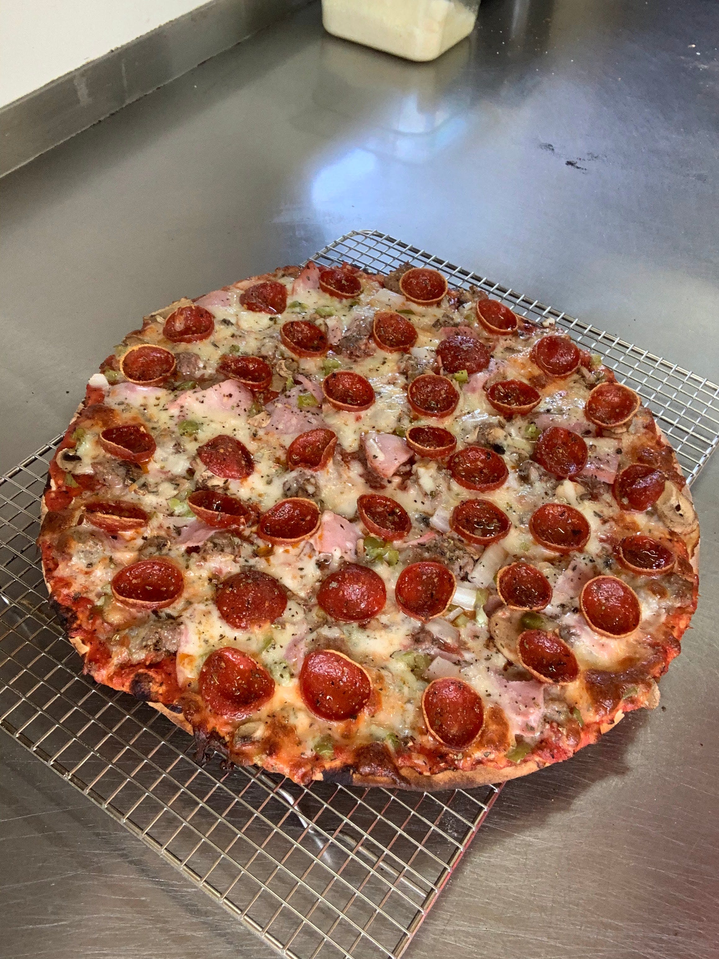 Deluxe Pizza