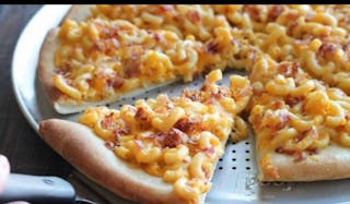 Mac & Cheese Pizza