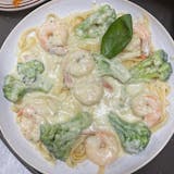 Shrimp & Broccoli Alfredo Pasta