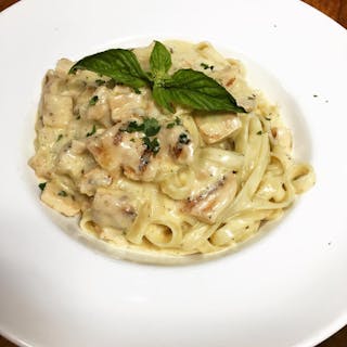 Fettuccine Alfredo