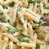 Penne Alfredo with green peas