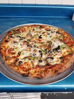 Paradise Deluxe Pizza