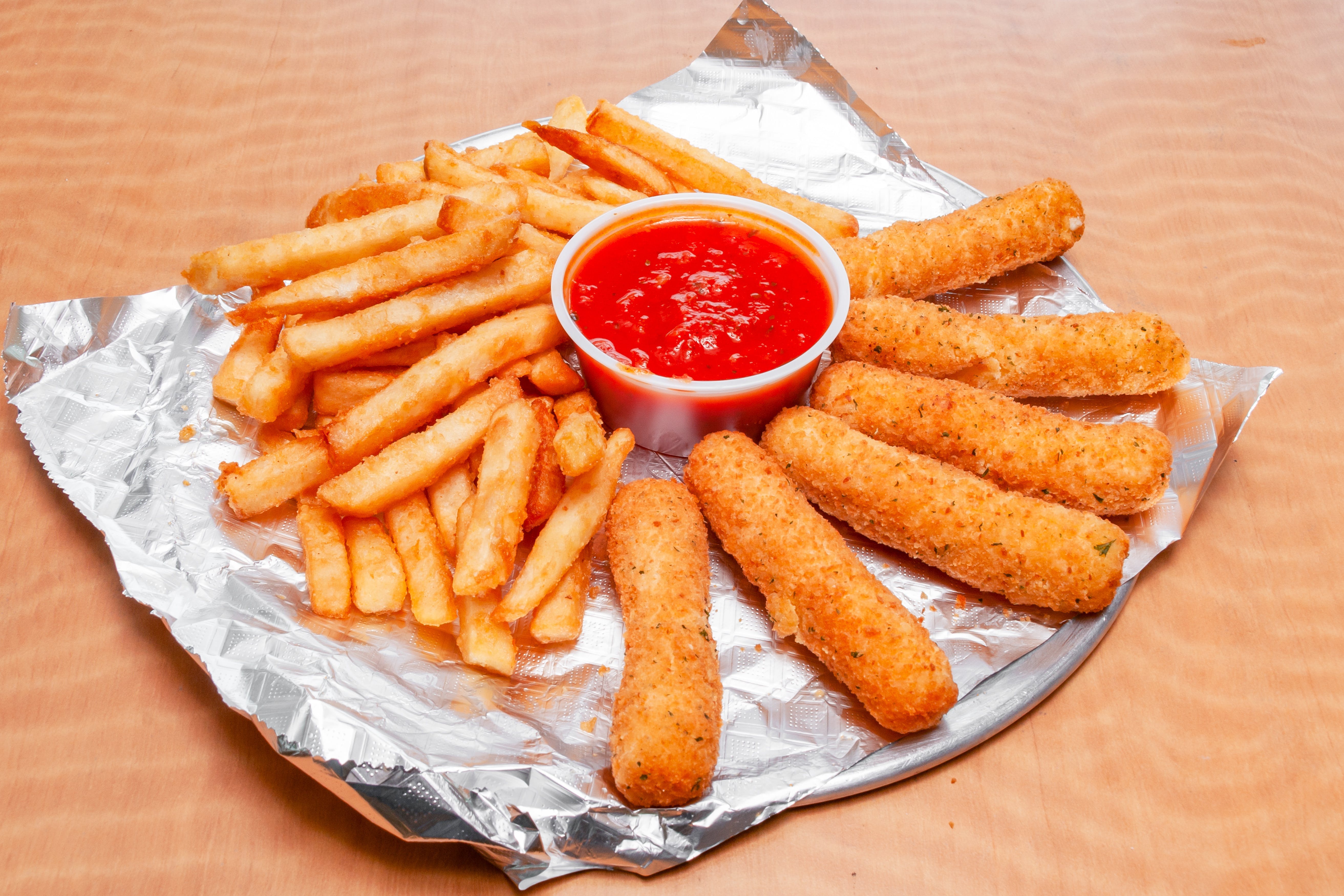 Mozzarella Sticks with Fries