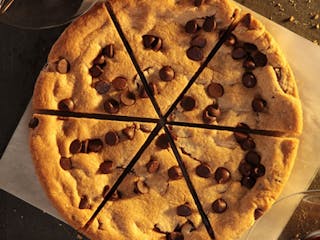 Otis Spunkmeyer Chocolate Chunk Pizza Cookie-Pie Rave™