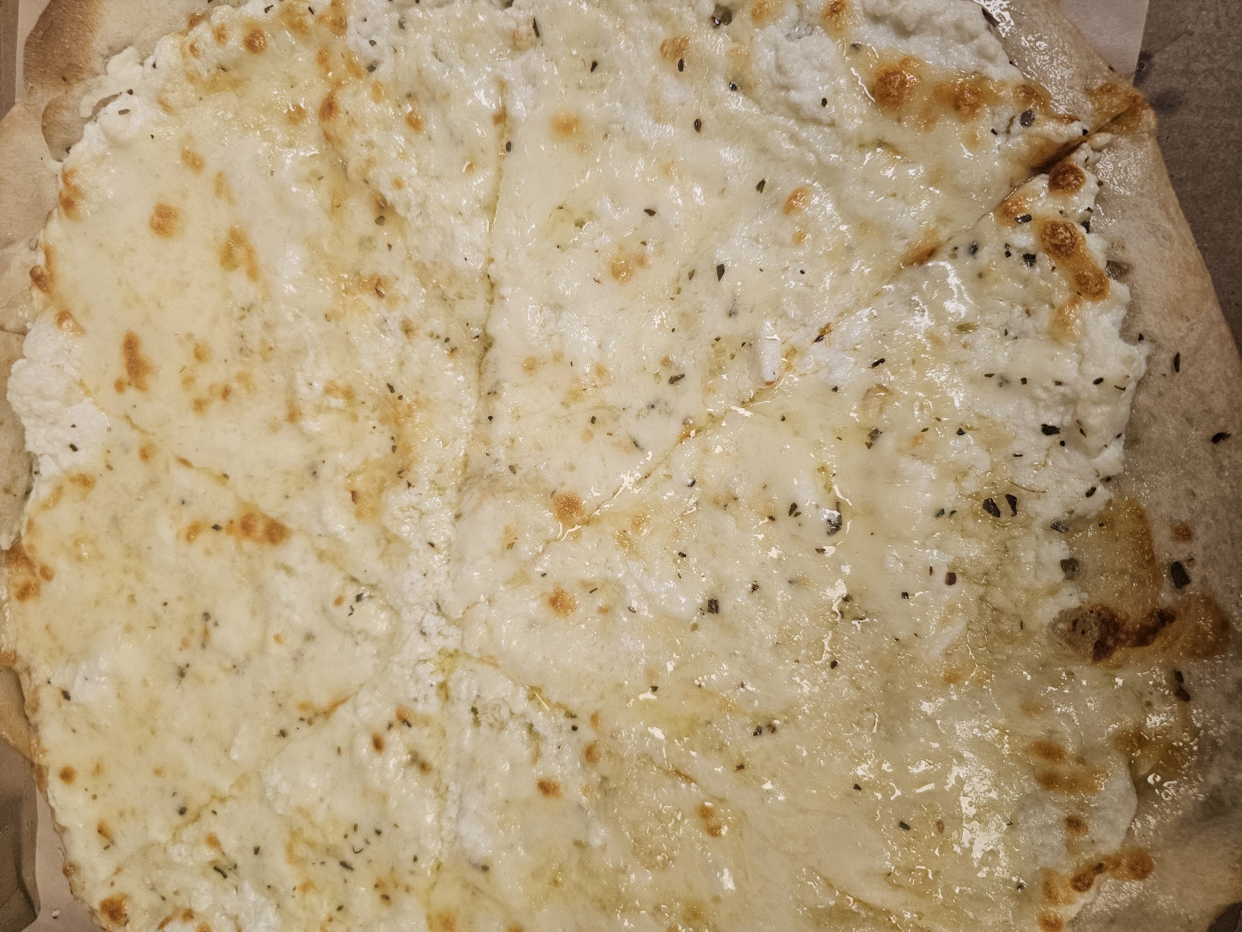 White Ricotta Garlic Pizza