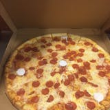One 18'' One Topping Pizza, 10 Wings & Garlic Knots Special