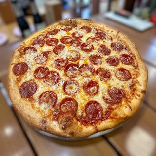 Pepperoni Deluxe Pizza