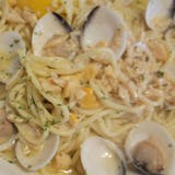 Spaghetti with Clams In White Sauce