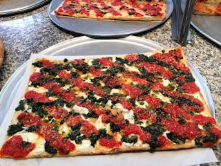 Gran Mama Pizza with Spinach & Fresh Mozzarella