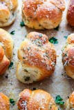 Garlic Knots with Cheese