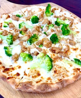 Chicken Broccoli Alfredo Pizza