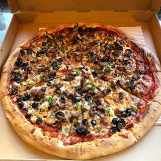 Luciano Special Pizza