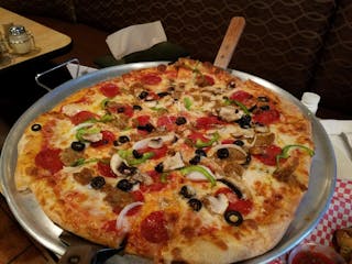 Deluxe Pizza