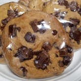 Giant Chocolate Chip Cookie