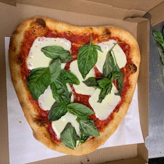 Fresh Mozzarella & Basil Pizza