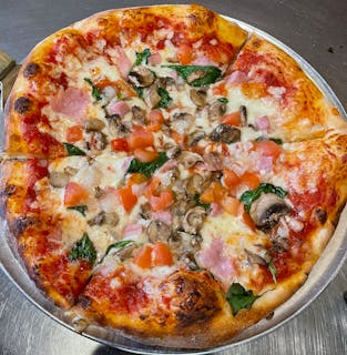 Deluxe Pizza