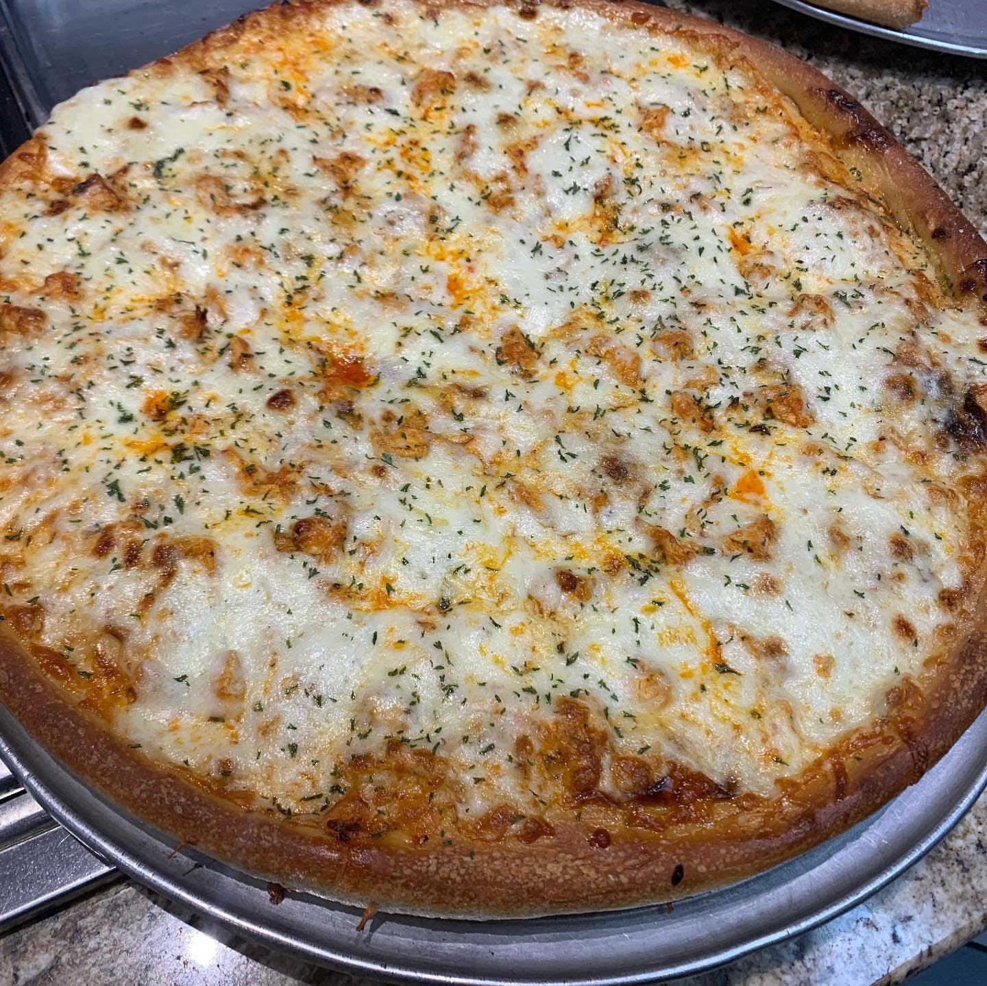 White Fresh Garlic Pizza