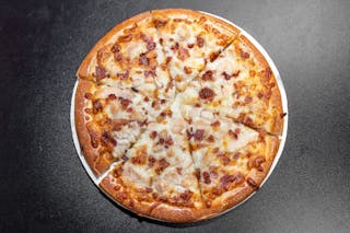 Grilled Chicken, Bacon & Ranch Pizza