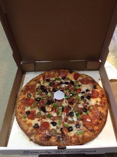 Deluxe Pizza