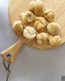 Garlic Knots