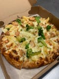 Chicken & Broccoli Alfredo Pizza
