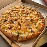 Alfredo Macaroni & Cheese Pizza
