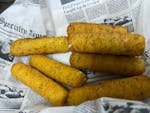 Mozzarella sticks (8)