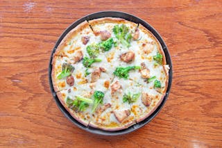 Chicken Broccoli Alfredo Pizza