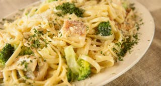 116) Chicken Alfredo Pasta