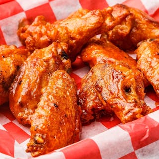 1 lb Bone-in Wings w/curly fries