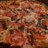 Fresh Tomatoes Pizza