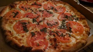 Fresh Tomatoes Pizza