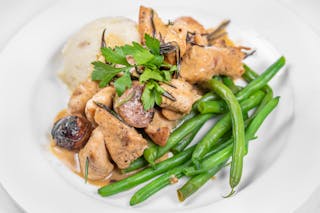Pollo Con Salsiccia, Aglio E Rosmarino