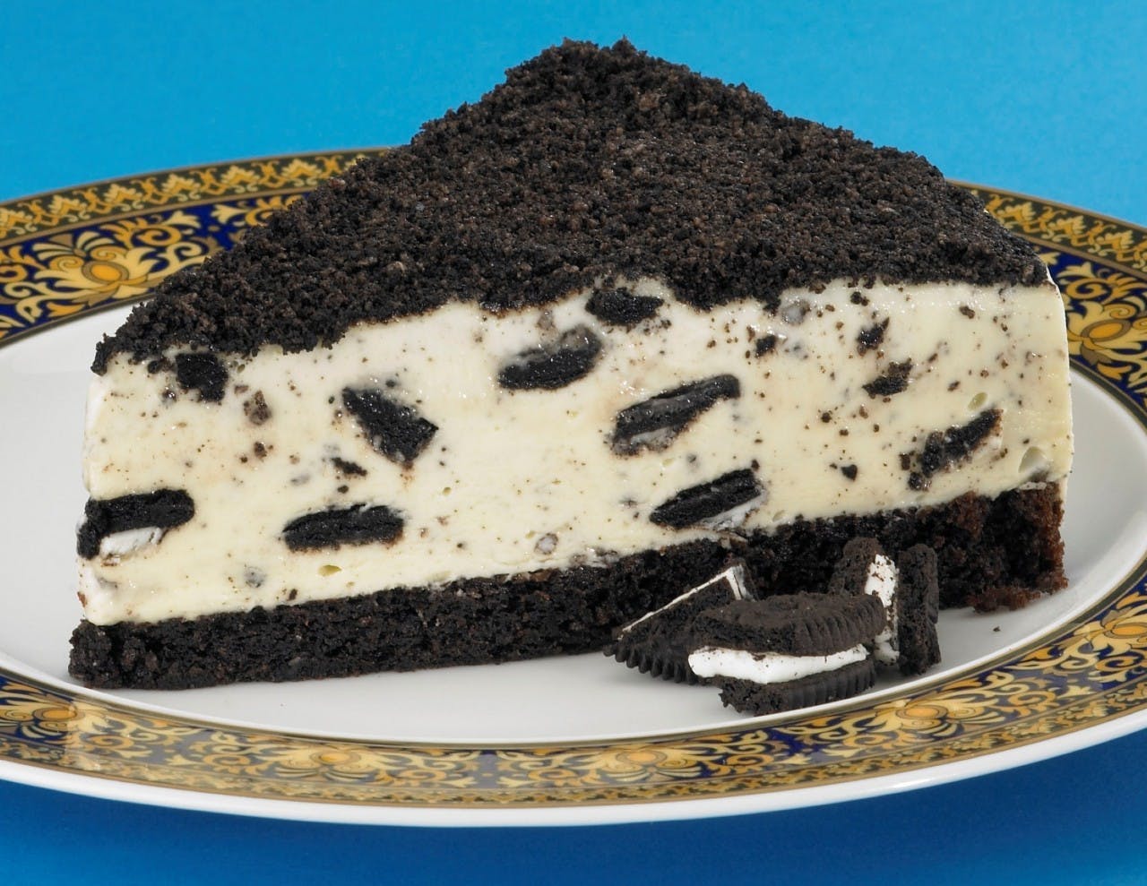 Oreo White Chocolate Mousse Cake