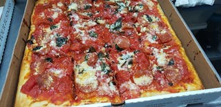 Sicilian Marinara Pizza