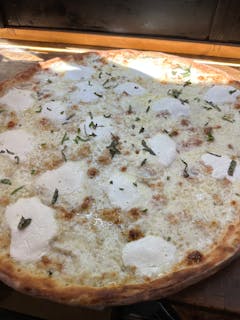 Garlic White Pizza
