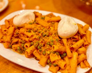 Rigatoni bolognese half tray