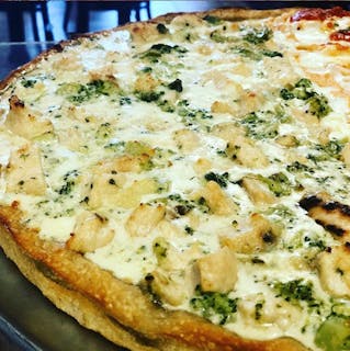 Chicken & Broccoli Alfredo Pizza