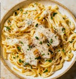Fettuccine alfredo with grilled chicken