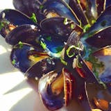 Garlicky P.E.I Mussels