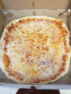 Hand Tossed Mozzarella Pizza