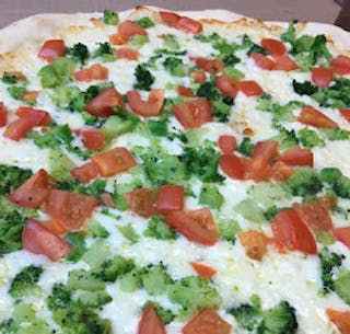 Broccoli, Tomato & Ricotta Pizza