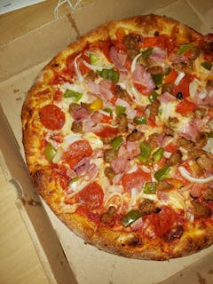 Deluxe Pizza