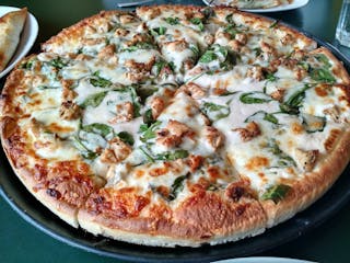 Chicken with Alfredo & Spinach Pizza
